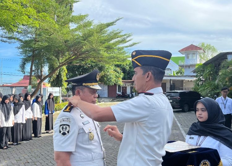 Lapas Parepare Beri Penghargaan, Bahri Terima Tanda Pangkat Pengabdian di Apel Pagi