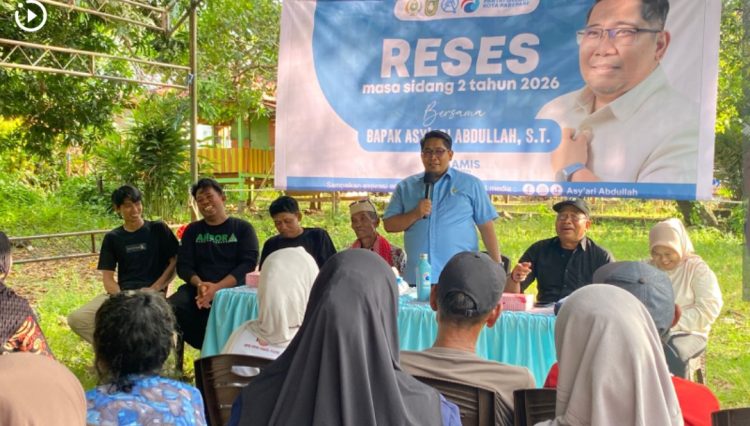 Asy’ari Abdullah Beri Bantuan Tunai untuk Pembangunan Masjid di Lappa Anging