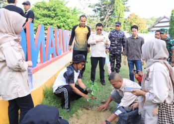 Polres Majene Ambil Bagian dalam Kerja Bakti Hari Lingkungan Hidup Sedunia, Wujudkan Kota Bersih dan Asri