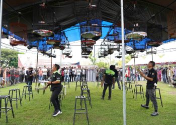 Ratusan Peserta Padati Adu Suara Merdu Burung, Kicau Mania Semarakkan HUT Bhayangkara ke-80 di Polda SulbarRatusan Peserta Padati Adu Suara Merdu Burung, Kicau Mania Semarakkan HUT Bhayangkara ke-80 di Polda Sulbar