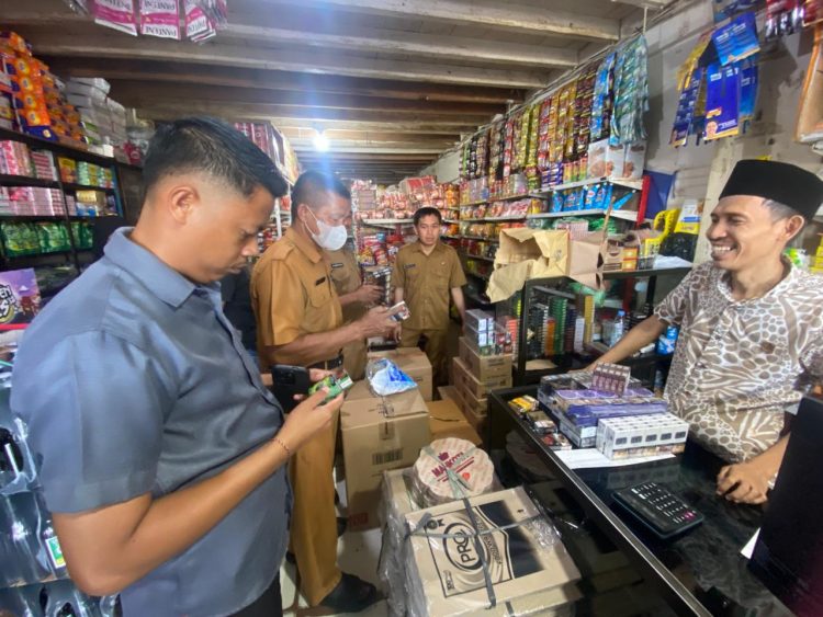 Cegah Peredaran Rokok Ilegal, Polres Majene dan Dinas terkait Lakukan Pengawasan di Toko dan Kios