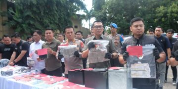 Ditreskrimum Polda Sulsel Gelar Konferensi Pers Pengungkapan Tindak Pidana Pencurian dengan Pemberatan dan Penadahan