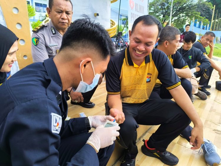 Sambut Hari Bhayangkara ke-80, Polres Majene Gelar Cek Kesehatan Gratis